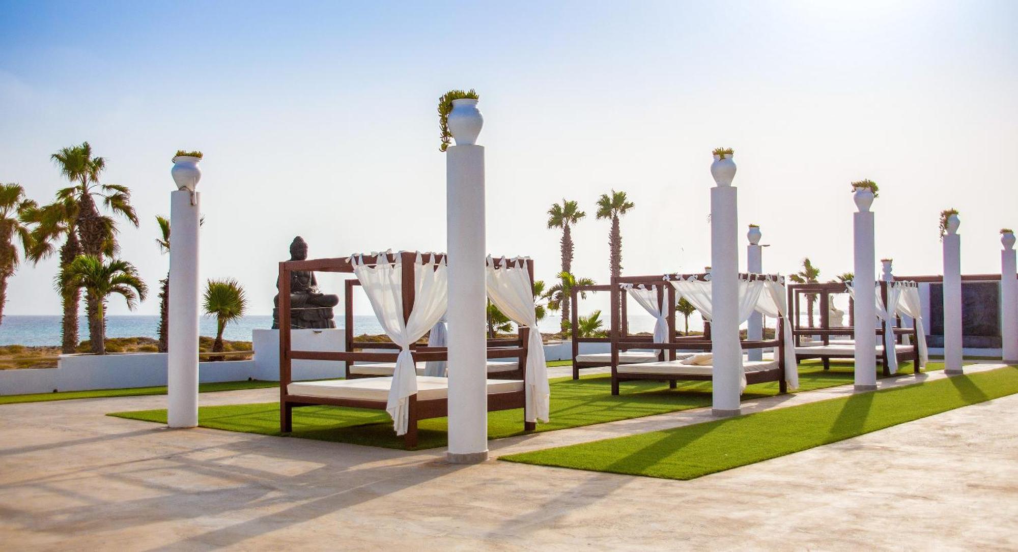 Hotel Livvo Budha Beach Санта-Мария Экстерьер фото
